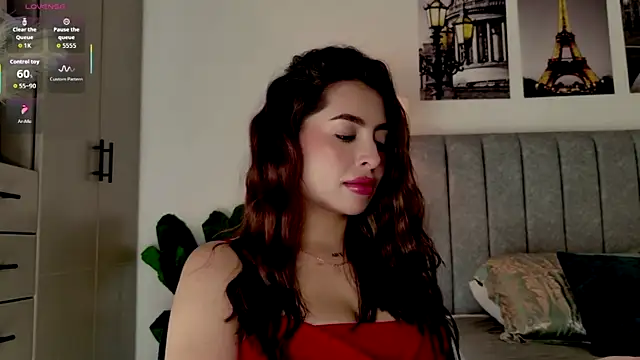 Snapshot of caralella chatting on 06.13.26 caralella online show from 06.13.26