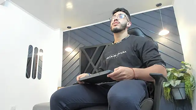 Liam Kleiin online show from 09.29.25