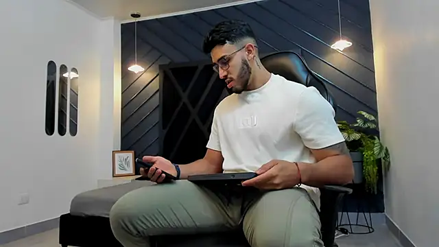 Liam Kleiin online show from 10.09.25