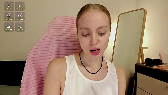 Snapshot of _LISA_BABYMETAL_ chatting on 12.08.24 LISA BABYMETAL online show from 12.08.24