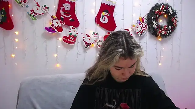 TinaRedly online show from 12.16.24