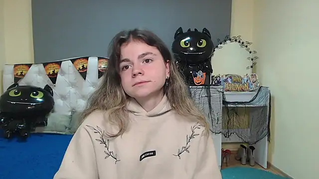 TinaRedly online show from 10.16.25