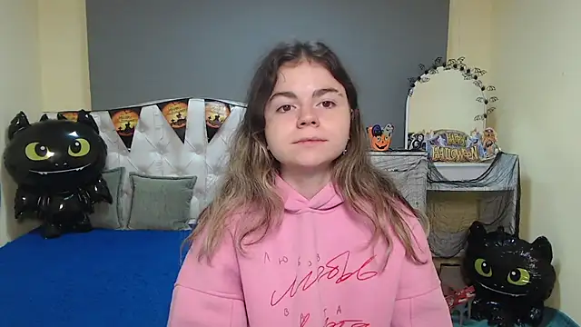 TinaRedly online show from 10.28.25