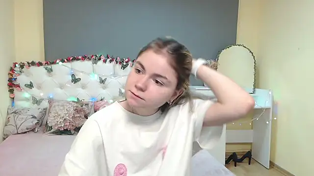 TinaRedly online show from 02.22.26