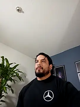 Snapshot of SilvaBranko chatting on 10.12.25 SilvaBranko online show from 10.12.25