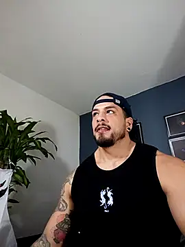 Snapshot of SilvaBranko chatting on 10.21.25 SilvaBranko online show from 10.21.25