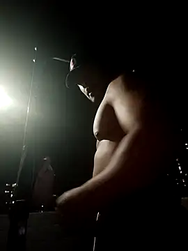 Snapshot of SilvaBranko chatting on 11.02.25 SilvaBranko online show from 11.02.25