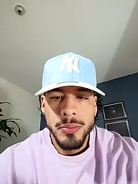 Snapshot of SilvaBranko chatting on 11.17.25 SilvaBranko online show from 11.17.25