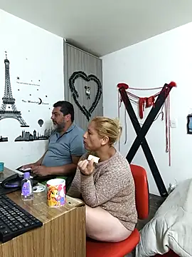 Snapshot of hotandfierylatinos2023 chatting on 10.16.25 hotandfierylatinos2023 online show from 10.16.25