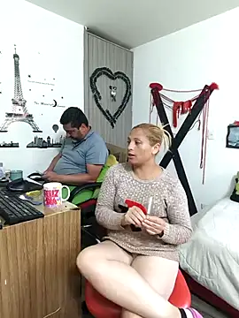 Snapshot of hotandfierylatinos2023 chatting on 10.16.25 hotandfierylatinos2023 online show from 10.16.25