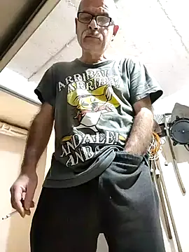 Snapshot of bottomhairy chatting on 12.10.24 bottomhairy online show from 12.10.24