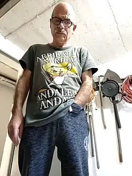 Snapshot of bottomhairy chatting on 03.02.25 bottomhairy online show from 03.02.25