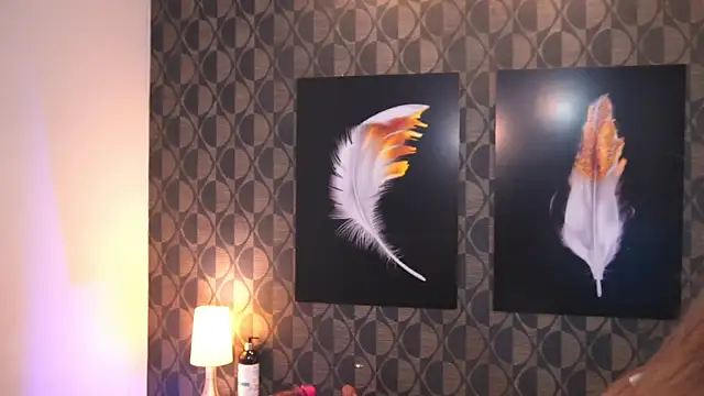 Snapshot of SharomRoss chatting on 10.14.25 SharomRoss online show from 10.14.25