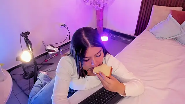 ArianaBaker online show from 02.22.26