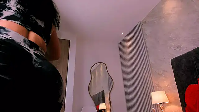 Snapshot of lola__sweetx chatting on 02.18.25 lola sweetx online show from 02.18.25