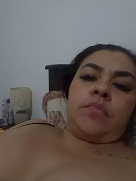 Snapshot of lola__sweetx chatting on 10.31.25 lola sweetx online show from 10.31.25