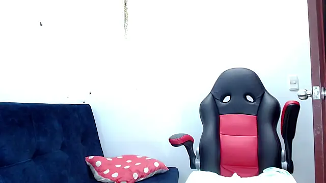 kaira sweet  online show from 12.04.24