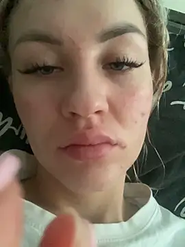 DreamGirl-777 online show from 12.19.24