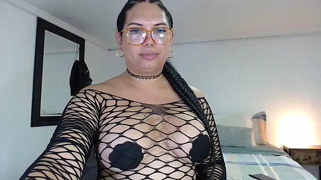 Snapshot of flowerdirtty chatting on 11.02.25 flowerdirtty online show from 11.02.25