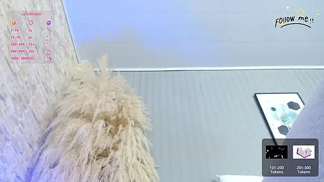 Snapshot of Lena_helleen chatting on 02.16.25 Lena helleen online show from 02.16.25