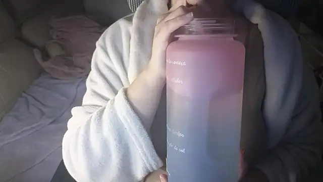 Snapshot of MommyLoveAanal chatting on 10.30.25 MommyLoveAanal online show from 10.30.25