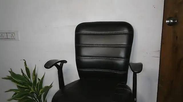 Snapshot of Suzie_darling chatting on 10.05.25 Suzie darling online show from 10.05.25