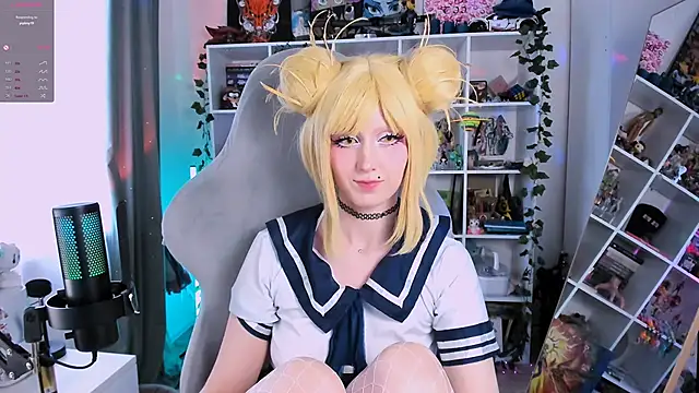 Snapshot of ohclementine chatting on 10.14.25 ohclementine online show from 10.14.25