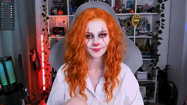 Snapshot of ohclementine chatting on 10.24.25 ohclementine online show from 10.24.25