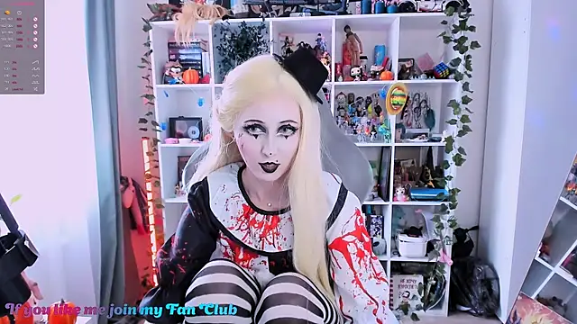 Snapshot of ohclementine chatting on 10.31.25 ohclementine online show from 10.31.25