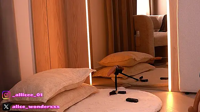 VanessaSimon online show from 04.11.26