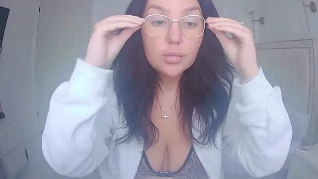 magical mia online show from 04.21.26