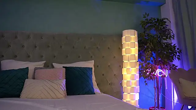 Snapshot of HaileyMadow chatting on 02.15.25 HaileyMadow online show from 02.15.25