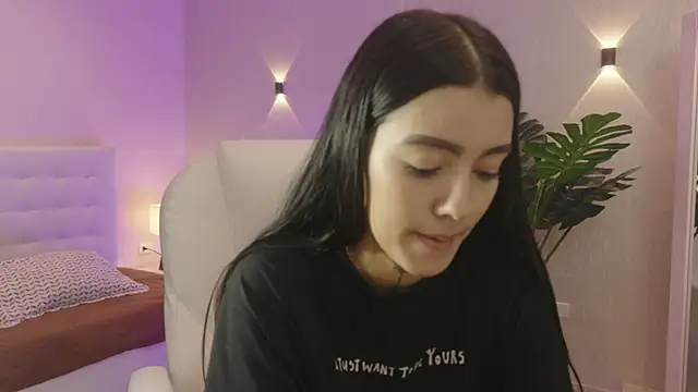 miagomezweb1 online show from 11.05.25