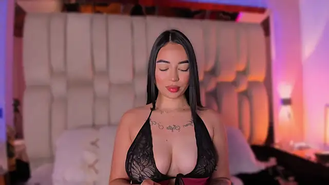 Snapshot of AnthonellaSweet chatting on 10.23.25 AnthonellaSweet online show from 10.23.25