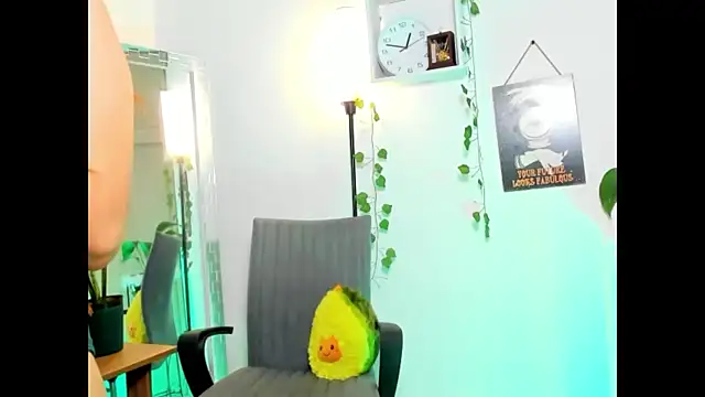 Snapshot of GenesisWhite chatting on 01.05.25 GenesisWhite online show from 01.05.25