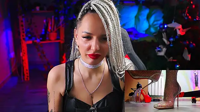 MonicaMaxwel online show from 01.13.25
