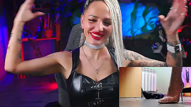 MonicaMaxwel online show from 01.13.25