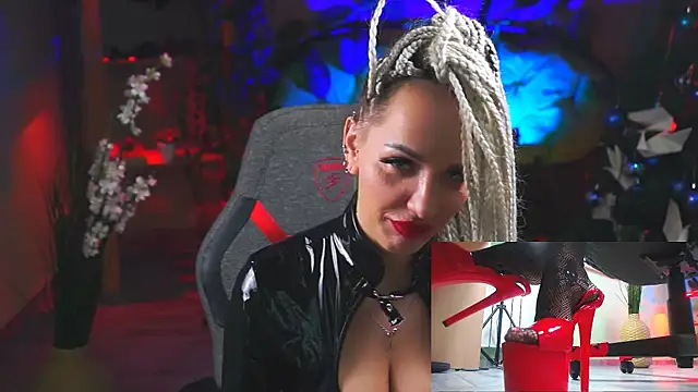 MonicaMaxwel online show from 01.17.25