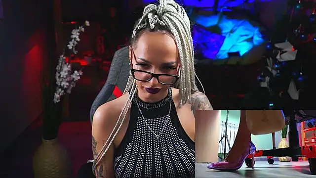 MonicaMaxwel online show from 01.19.25