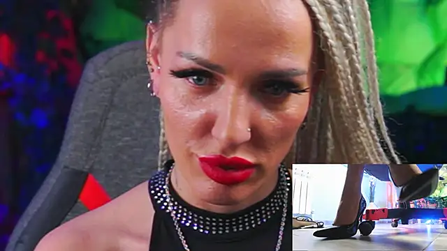 MonicaMaxwel online show from 01.20.25