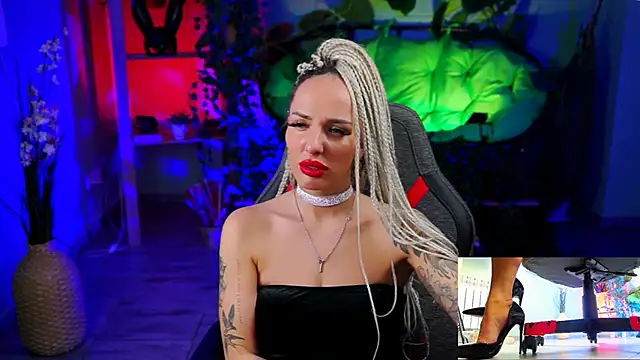 MonicaMaxwel online show from 01.22.25
