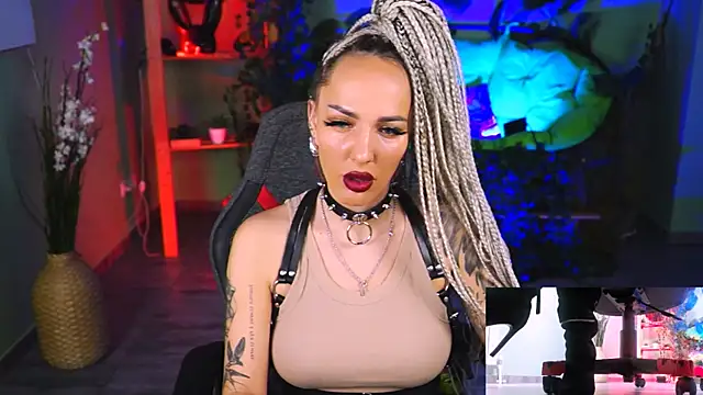 MonicaMaxwel online show from 02.04.25