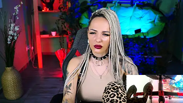 MonicaMaxwel online show from 02.04.25
