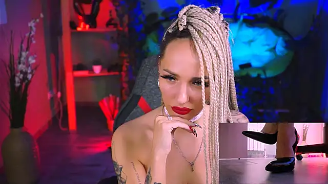 MonicaMaxwel online show from 02.06.25