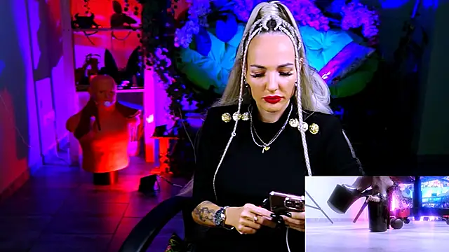 MonicaMaxwel online show from 11.03.25