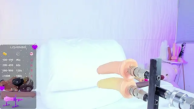 jasminnee  online show from 01.13.25