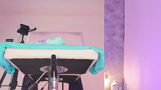 Snapshot of Angelst__ chatting on 10.11.25 Angelst online show from 10.11.25