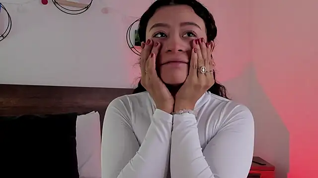 YenniferCurly online show from 12.21.24