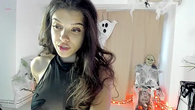 Snapshot of BabyAylin chatting on 10.25.25 BabyAylin online show from 10.25.25