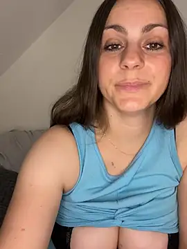 Snapshot of Loella-Rose chatting on 07.19.26 Loella-Rose online show from 07.19.26